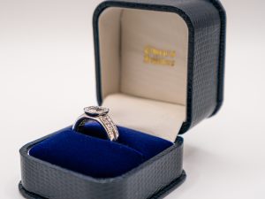 EMERALD CUT 950 PLATINUM (4)