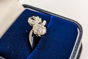 Emerald 6 stone with round brill plat (2)