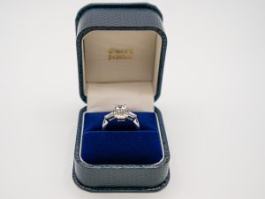 Emerald cut 3.85ct total 950 PLATINUM (1)